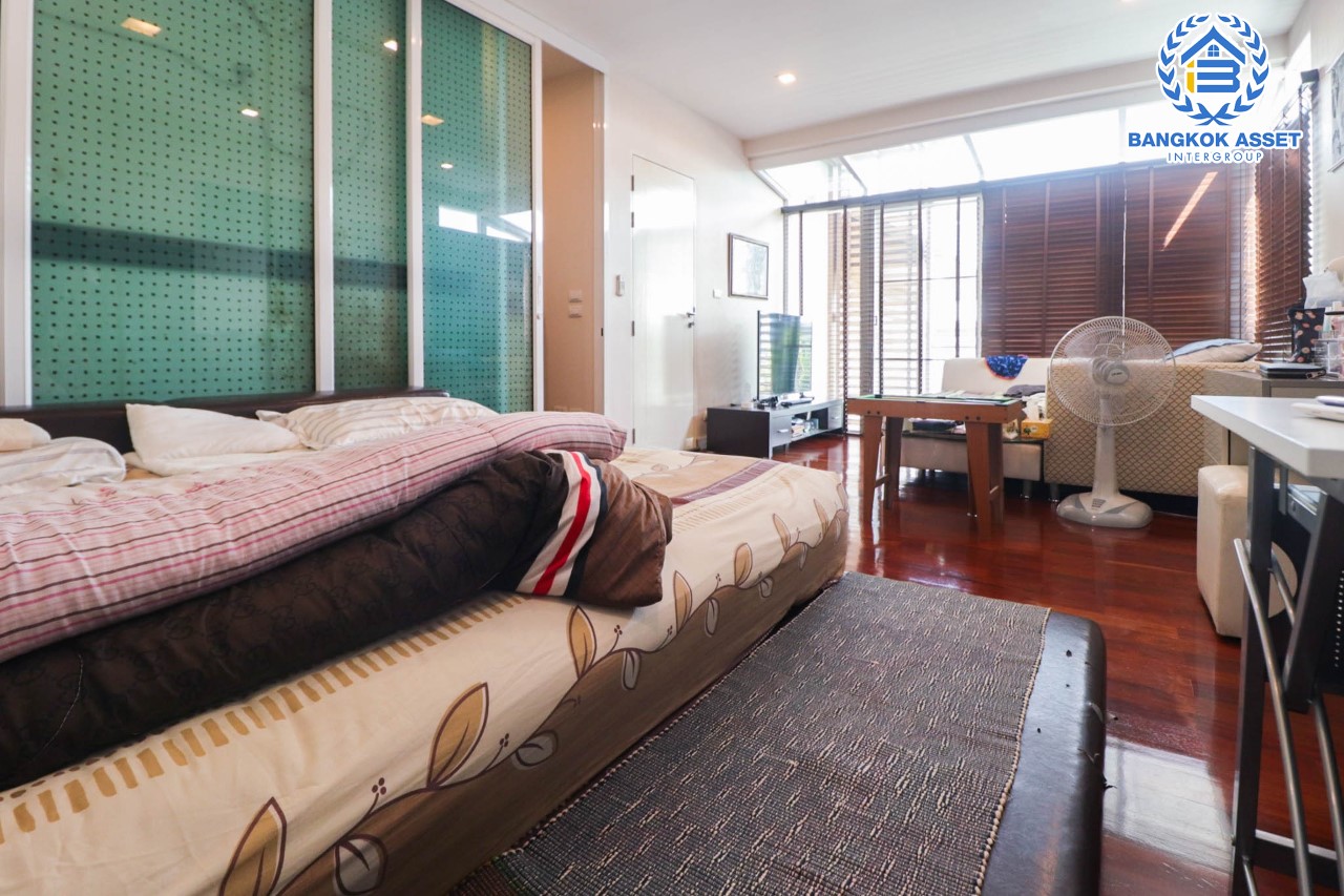 *****บ้านเดี่ยวมือสอง ม. ไพรมารี่ เพรสทีจ รัชดา-รามอินทรา บ้านเดี่ยว 3 ชั้น พร้อมเข้าอยู่ ฟังก์ชัน 5 ห้องนอน 5 ห้องน้ำ 2 ที่จอดรถ ภายในสวย บ้านใหม่ บนเนื้อที่กว่า 52 ตร.ว. พื้นที่ใช้สอยมากถึง 350 ตร.ม. บนทำเลศักยภาพ เชื่อมต่อ ถ.รามอินทรา, ถ.พหลโยธิน, ถ.สุขาภิบาล5 เดินทางสะดวก ใกล้ทางด่วน "เอกมัย-รามอินทรา" และรถไฟฟ้า "นพรัตน์"